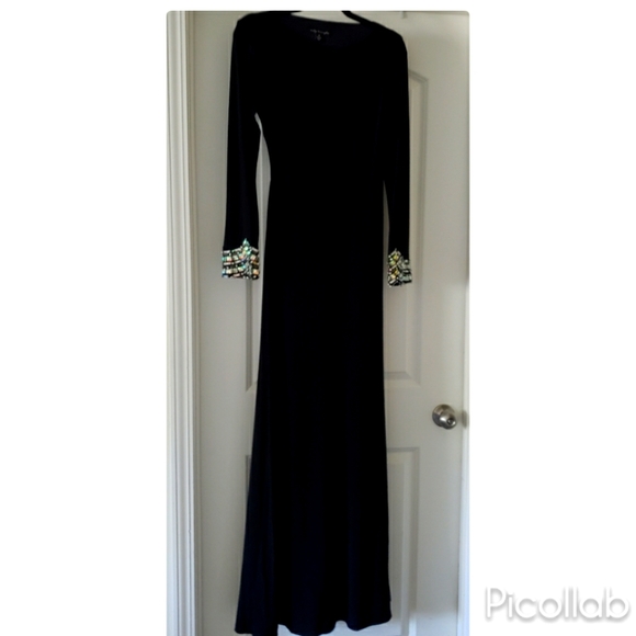 City Triangles Dresses & Skirts - Beautiful black open back gown
